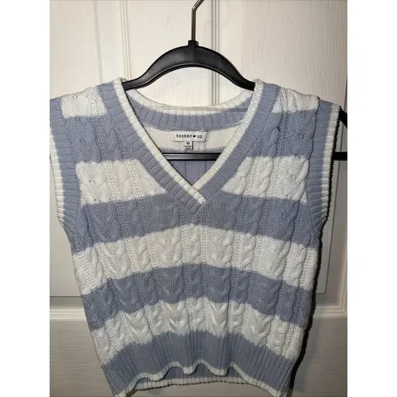 Hooked Up Women's Ruffled Sleeveless Sweater Size S XS Light Blue And White - Picture 6 of 12